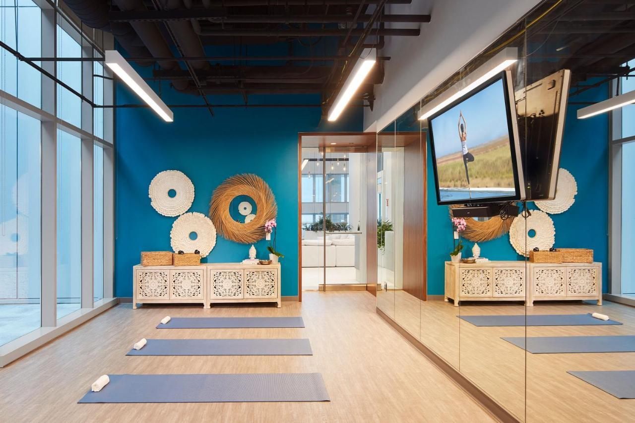 Sentral Michigan Avenue Aparthotel Chicago Exterior foto The yoga studio at the 1000M building