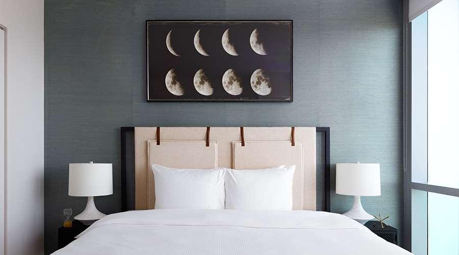 Sentral Michigan Avenue Aparthotel Chicago Cameră foto A bedroom at the West Hollywood hotel